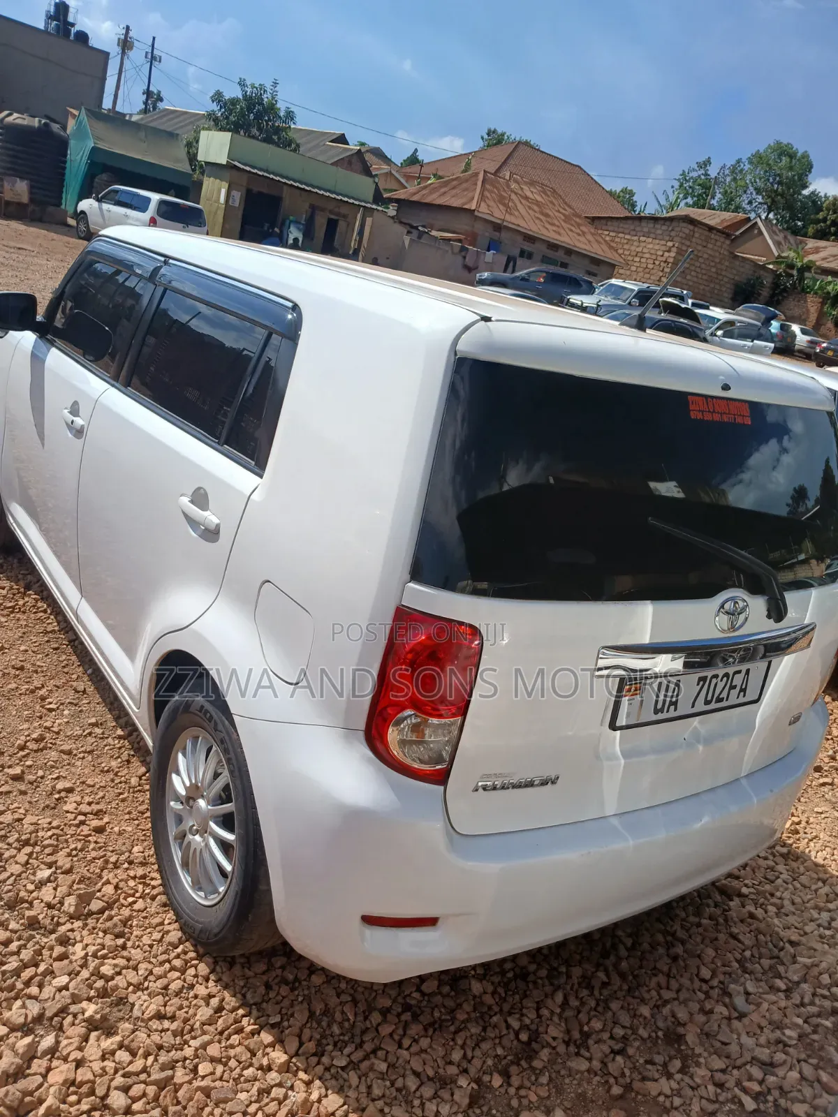 Toyota Corolla Rumion Hatchback 1.8 FWD 2011 White