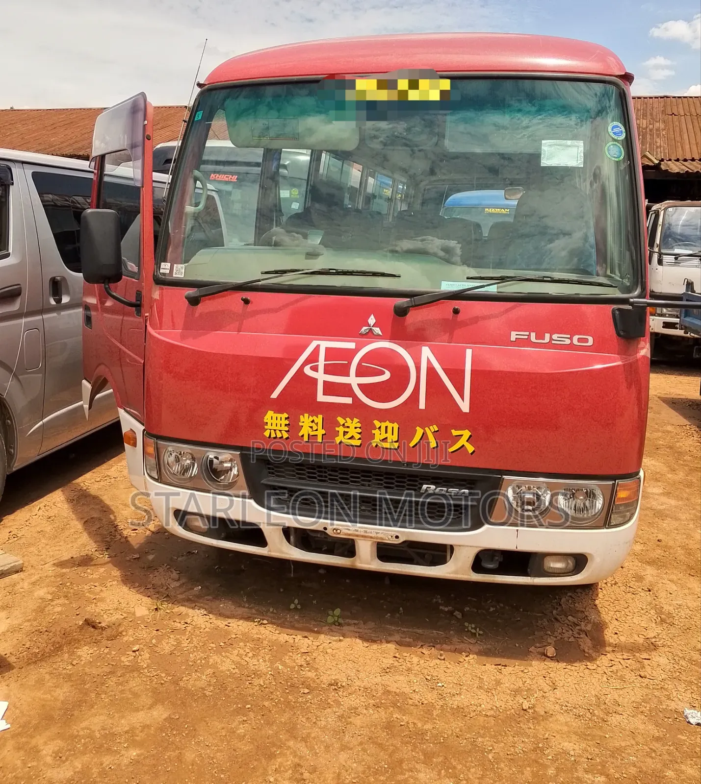 Mitsubishi Fuso Rosa 2016 Red