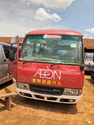 Mitsubishi Fuso Rosa 2016 Red
