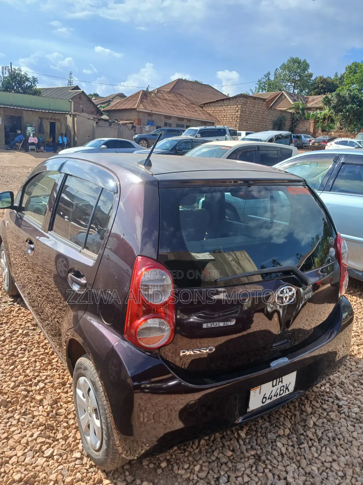 Toyota Passo 1.0 FWD 2015 Black