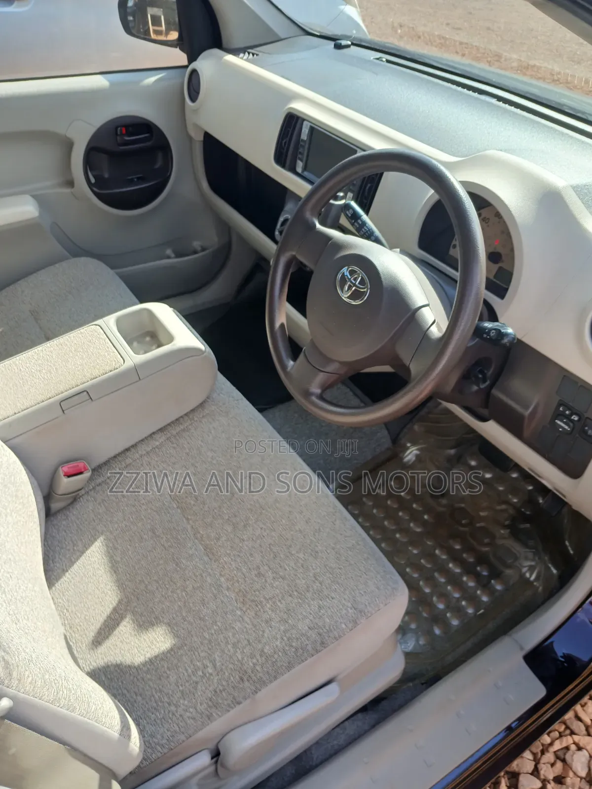 Toyota Passo 1.0 FWD 2015 Black