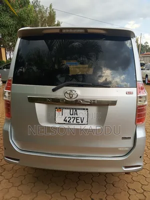 Toyota Noah 2008 Silver