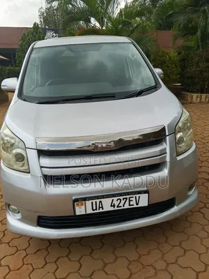 Toyota Noah 2008 Silver