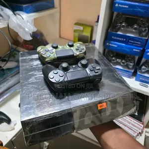 PS4 Standard Console: Your Neighbours Will Ask "Who Brought This?" 
