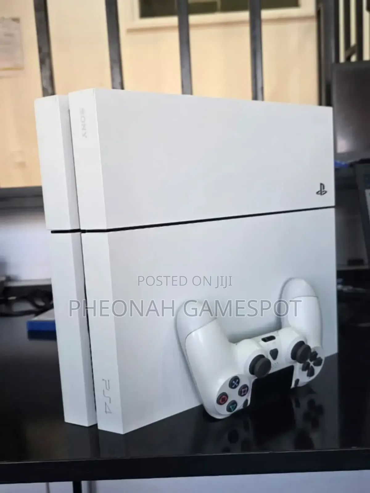 PS4 Standard: Your Friends Start Planning Weekends at Your Place 