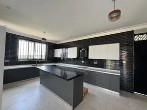 5bdrm Duplex in Munyonyo Kigo, Central Division for rent