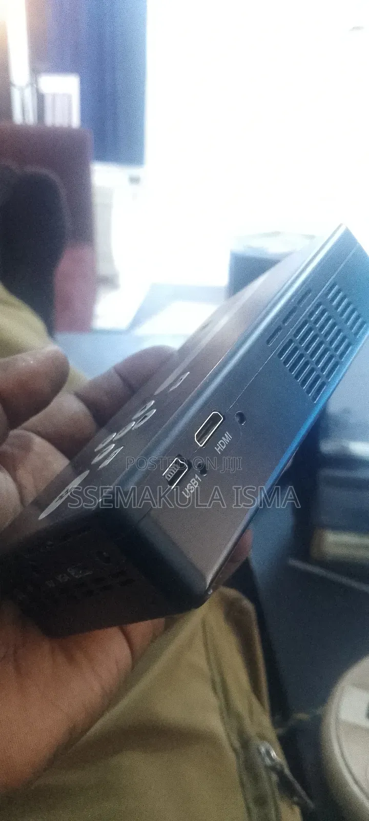 P4X Good Projector With Good Display and Resolution