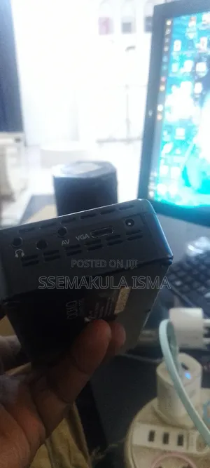 P4X Good Projector With Good Display and Resolution