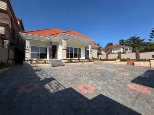 3bdrm Bungalow in Munyonyo Kigo, Central Division for rent