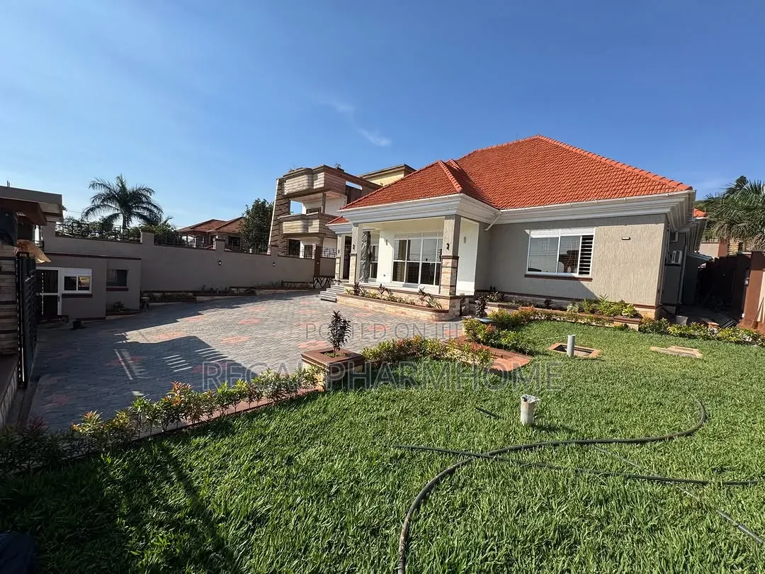 3bdrm Bungalow in Munyonyo Kigo, Central Division for rent