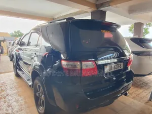 Toyota Fortuner 2013 Black