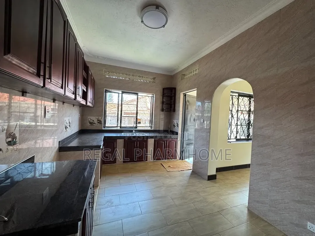 4bdrm Bungalow in Mmunyonyo Kigo, Central Division for rent