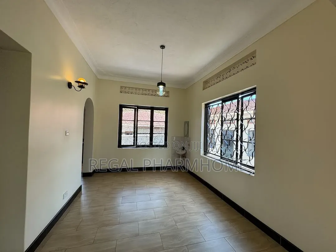 4bdrm Bungalow in Mmunyonyo Kigo, Central Division for rent