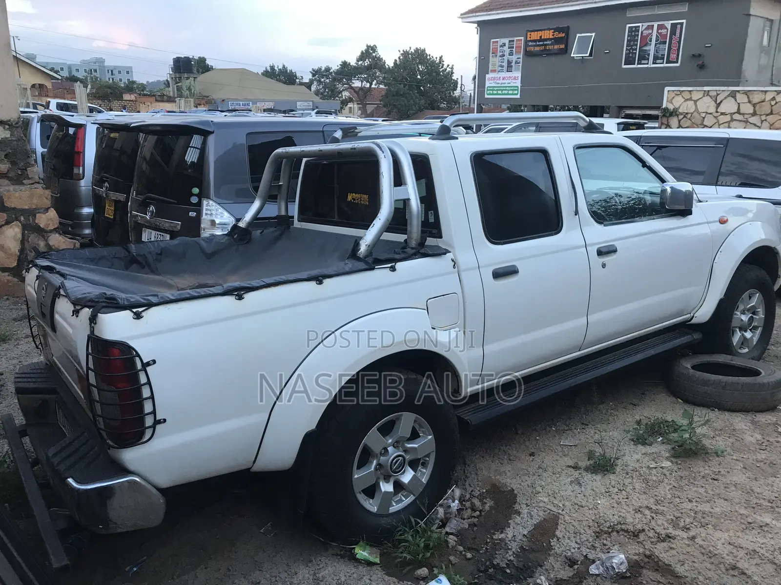 Nissan Hardbody 2013 White