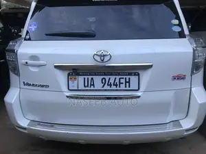 Toyota Vanguard 2012 White
