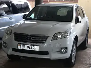 Toyota Vanguard 2012 White