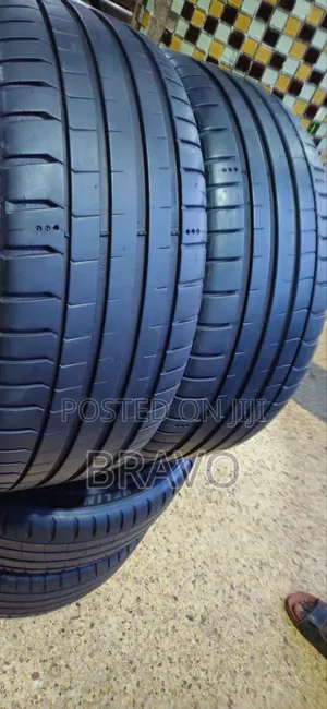 225/40r18 Front Tyres for Benz