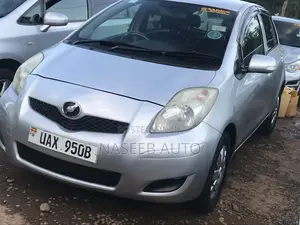 Toyota Vitz 2008 Silver