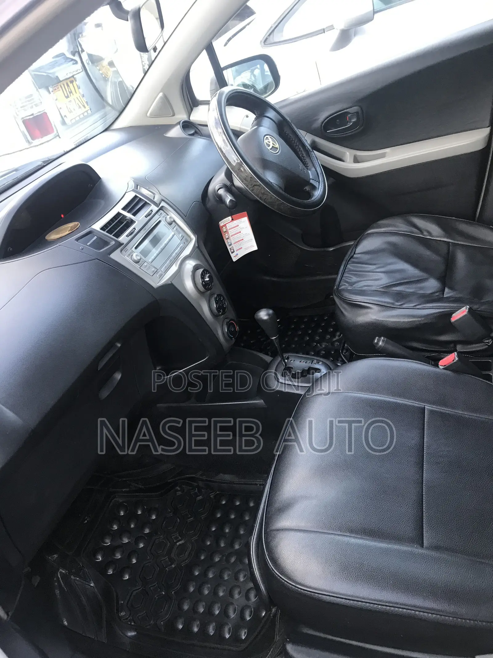 Toyota Vitz 2008 Silver