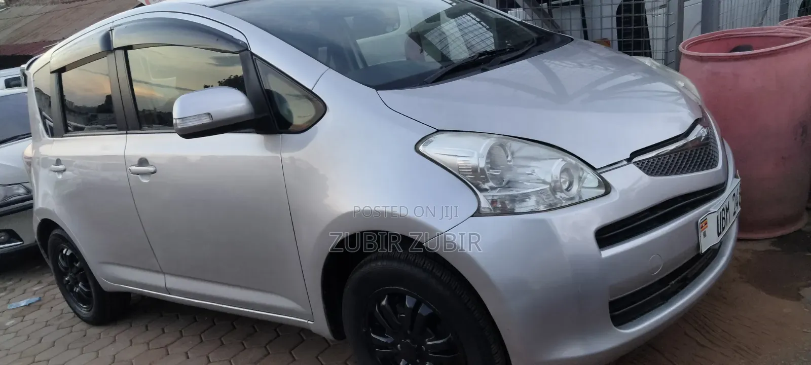 Toyota Ractis 2015 Silver