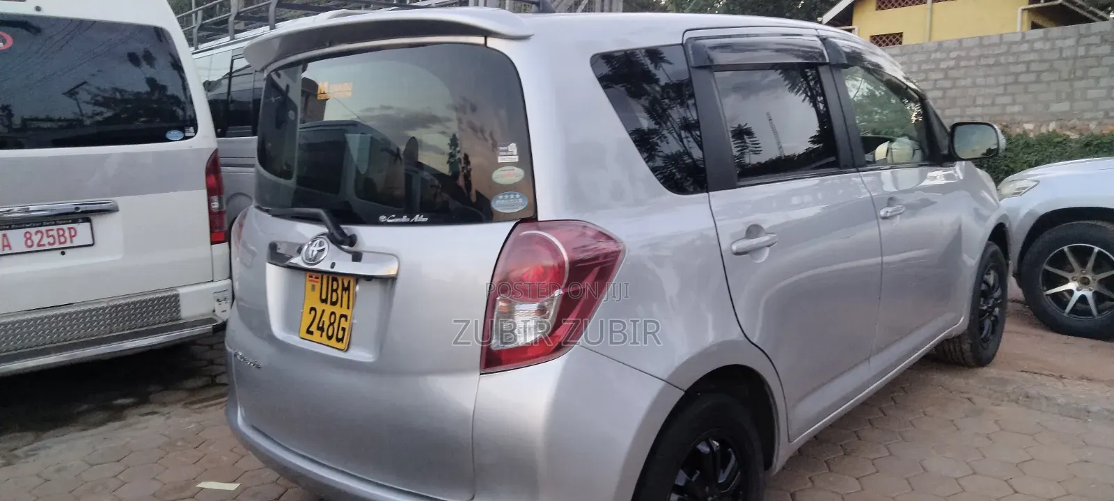 Toyota Ractis 2015 Silver