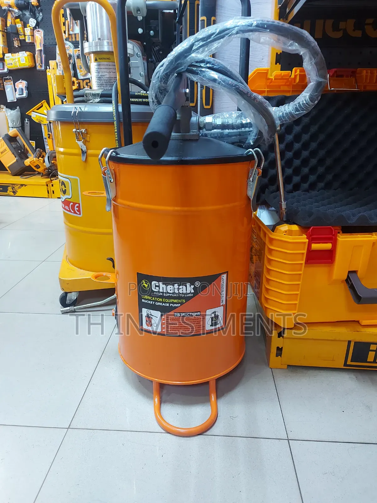 Chetak Grease Bucket With 35L Bucket Capacity