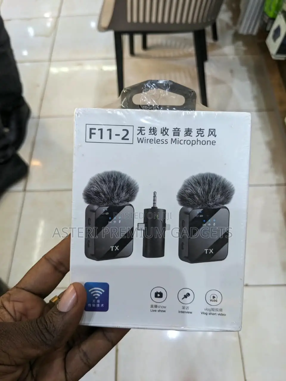 F11-2 3-in-1 Dual Wireless Lavalier Microphone