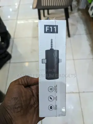 F11-2 3-in-1 Dual Wireless Lavalier Microphone
