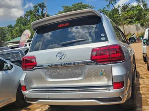 Toyota Land Cruiser 2017 Silver