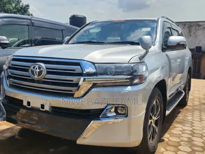 Toyota Land Cruiser 2017 Silver