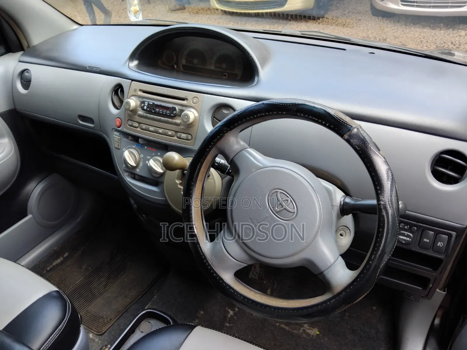 Toyota Sienta 2007 Black
