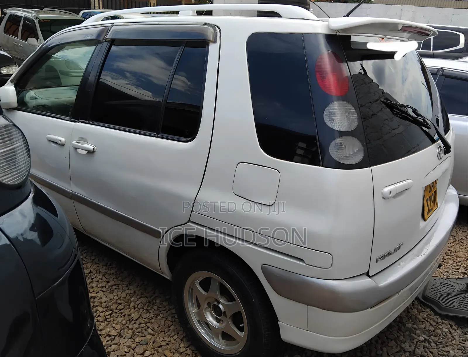 Toyota Raum 2002 White
