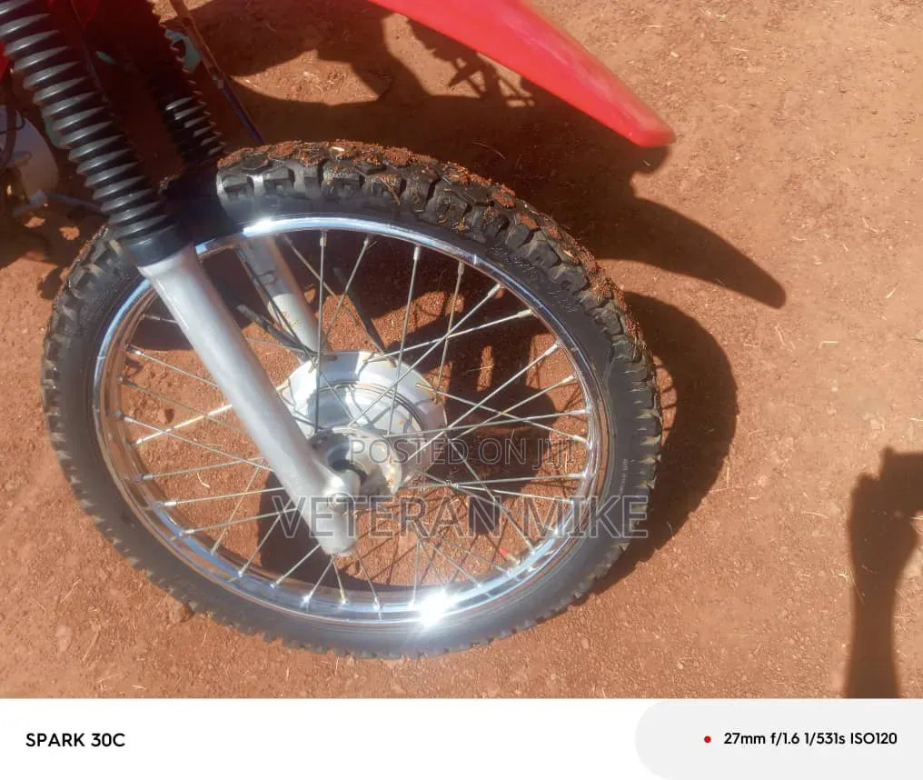 Honda XL 125 2012 Red