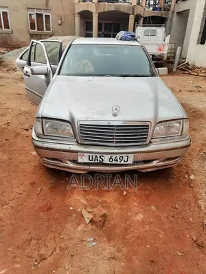 Mercedes-Benz C200 2010 Silver