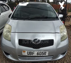 Toyota Vitz 2015 Gray