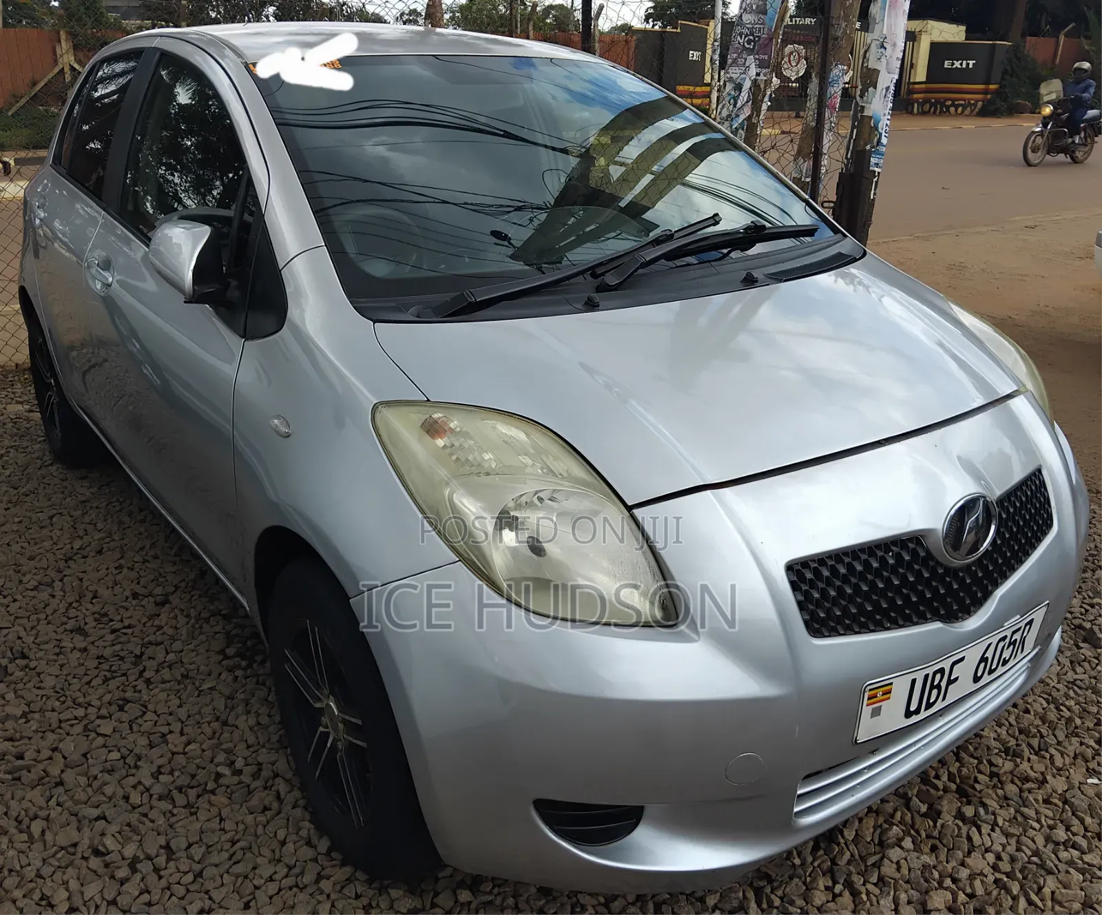 Toyota Vitz 2015 Gray