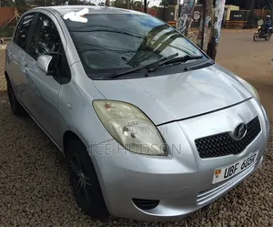 Toyota Vitz 2015 Gray