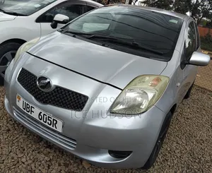 Toyota Vitz 2015 Gray