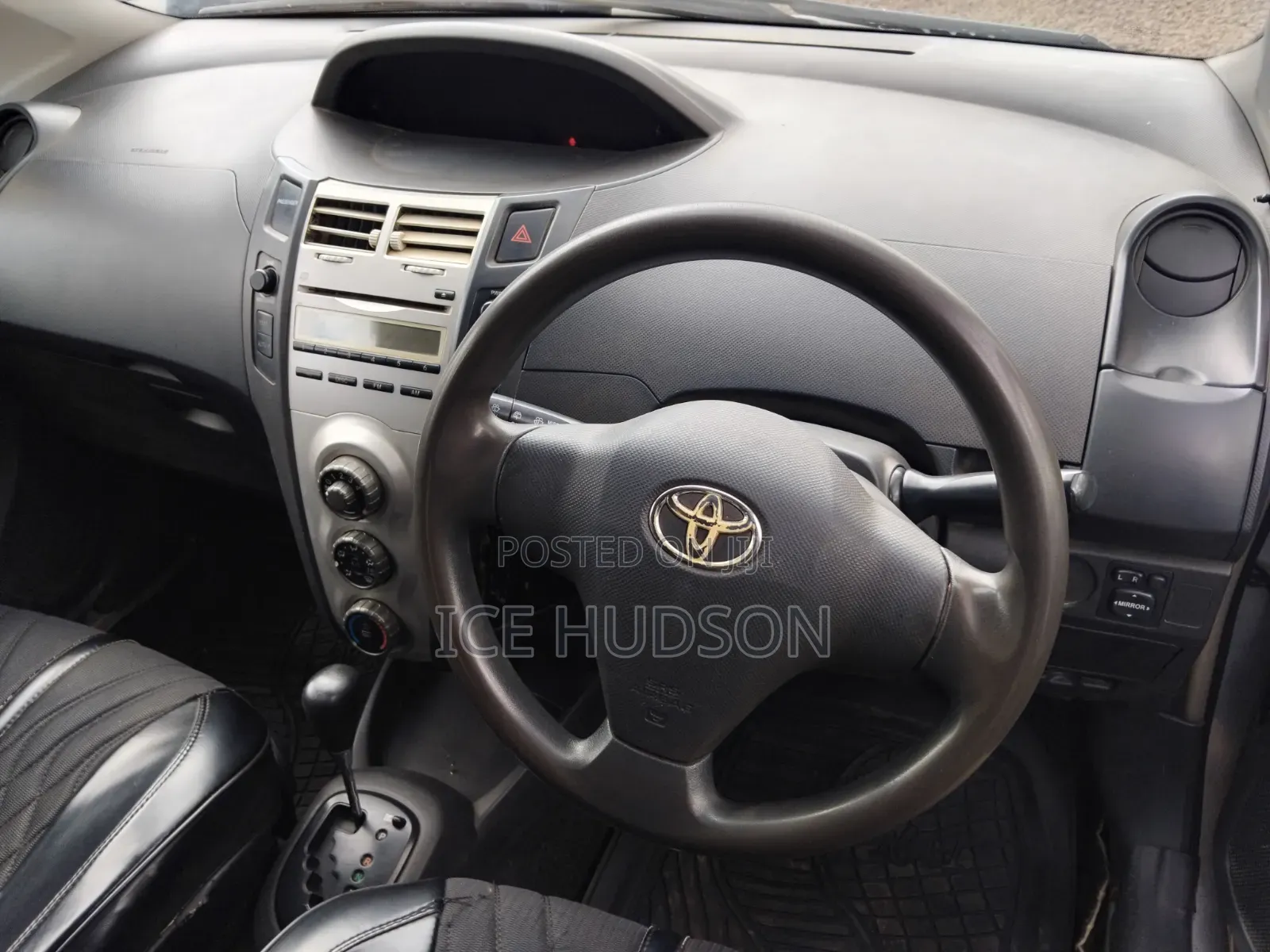 Toyota Vitz 2015 Gray