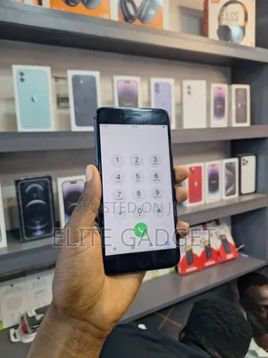 Apple iPhone 8 Plus 64 GB Black