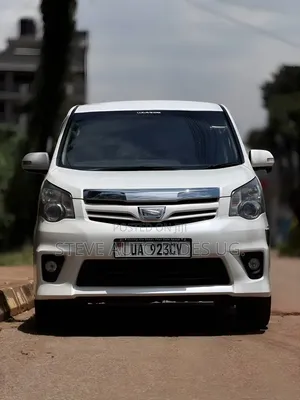 Toyota Noah 2013 White