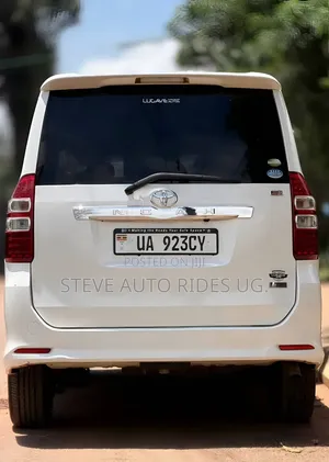 Toyota Noah 2013 White
