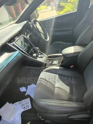 Toyota Harrier 2.0 2018