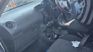 Toyota IST 2010 Silver