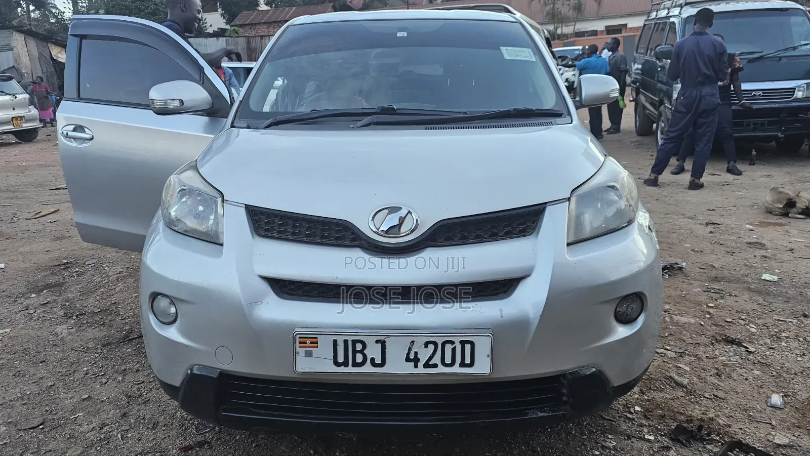 Toyota IST 2010 Silver