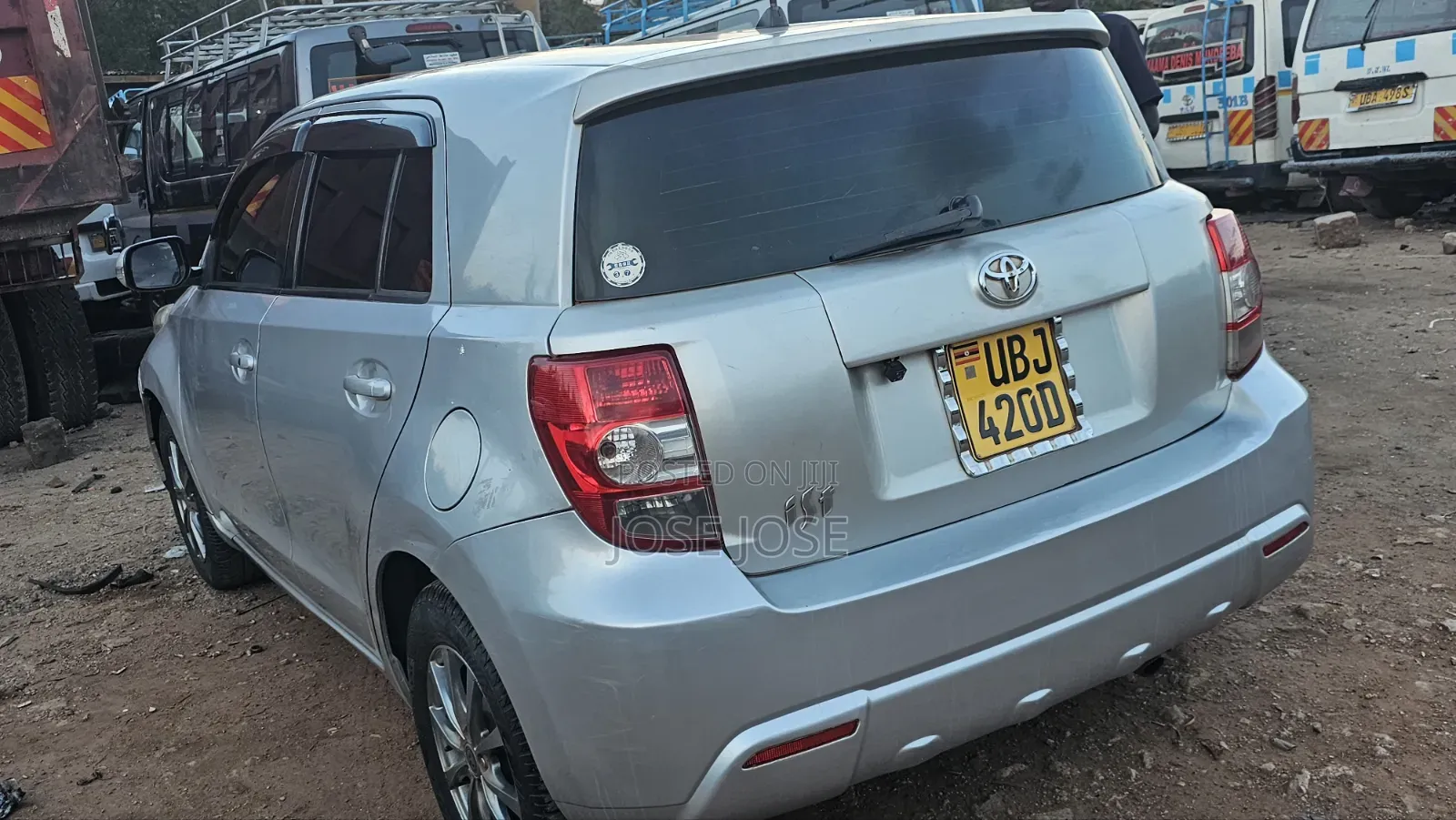 Toyota IST 2010 Silver