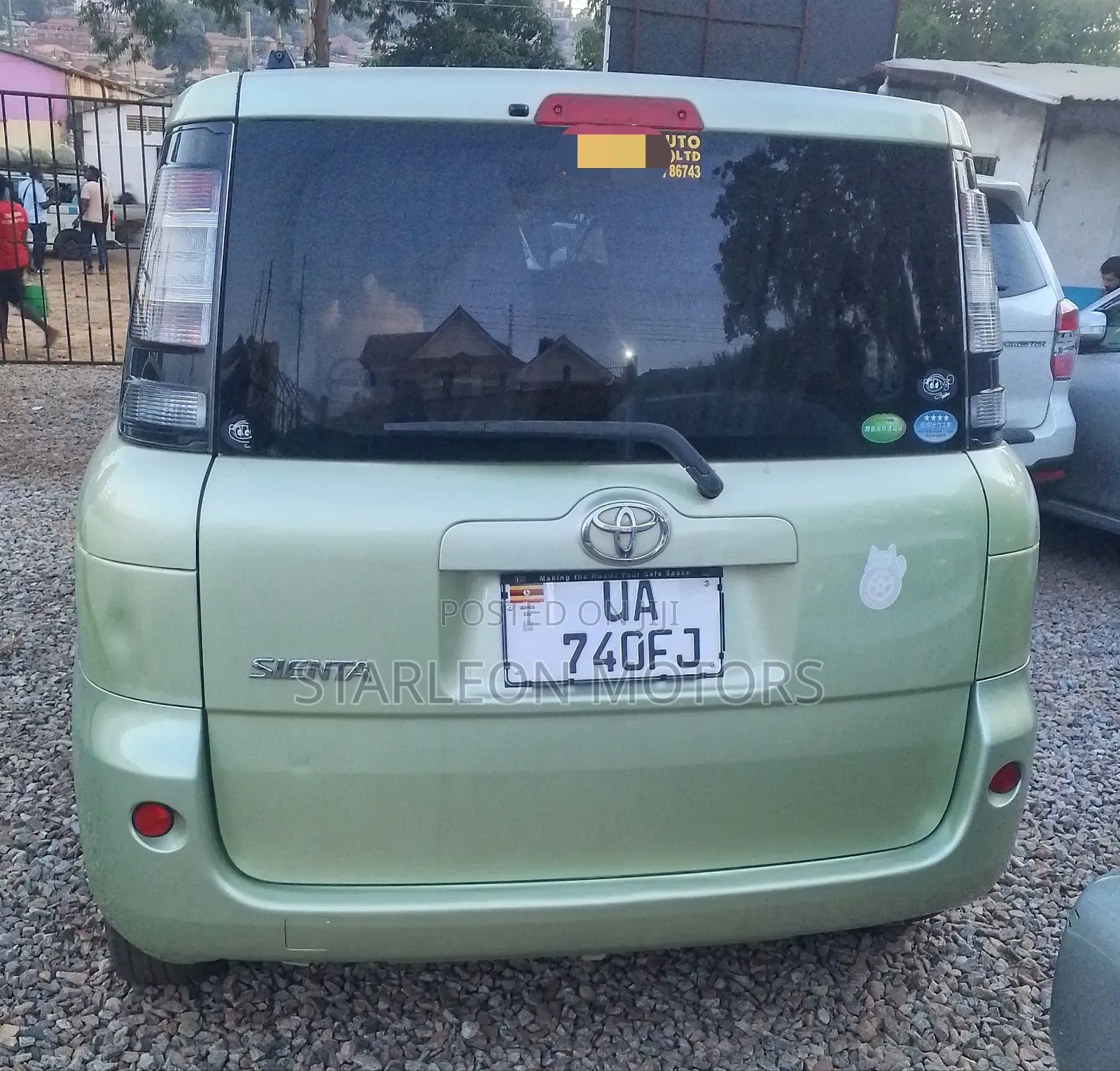 Toyota Sienta 1.5 AWD 2012 Green