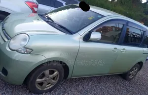 Toyota Sienta 1.5 AWD 2012 Green