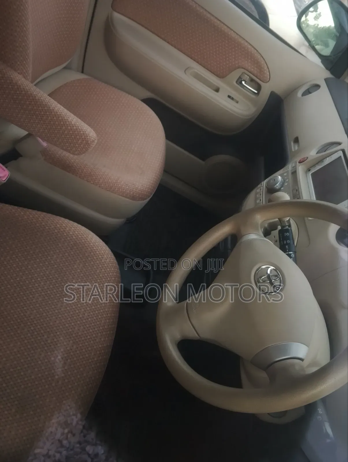 Toyota Sienta 1.5 AWD 2012 Green