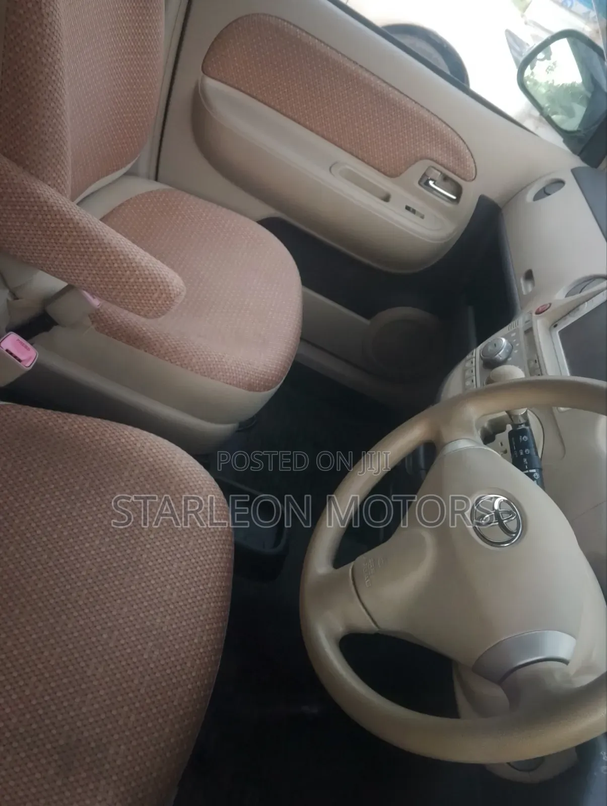 Toyota Sienta 1.5 AWD 2012 Green